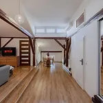 Quiet Loft Michalowskiego Street *