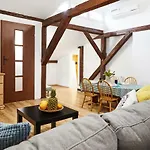 Appartement Quiet Loft Michalowskiego Street *