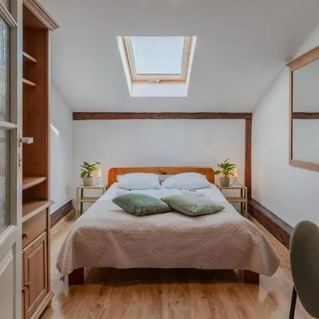 Quiet Loft Michalowskiego Street דירה *