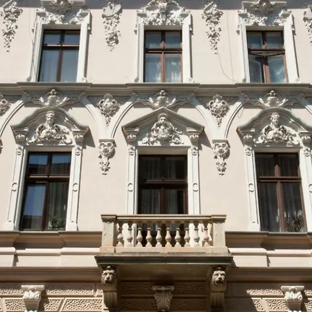 Quiet Loft Michalowskiego Street Апартаменты Краков