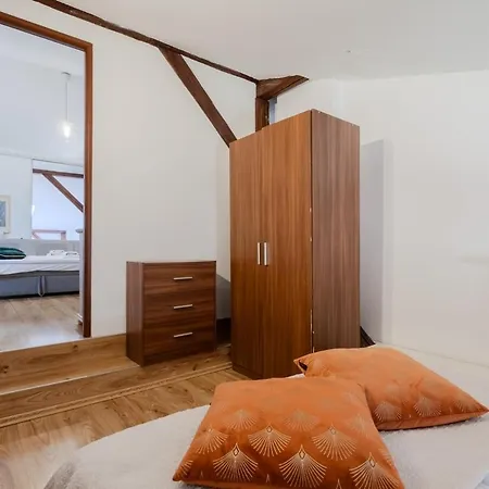 公寓 Quiet Loft Michalowskiego Street *